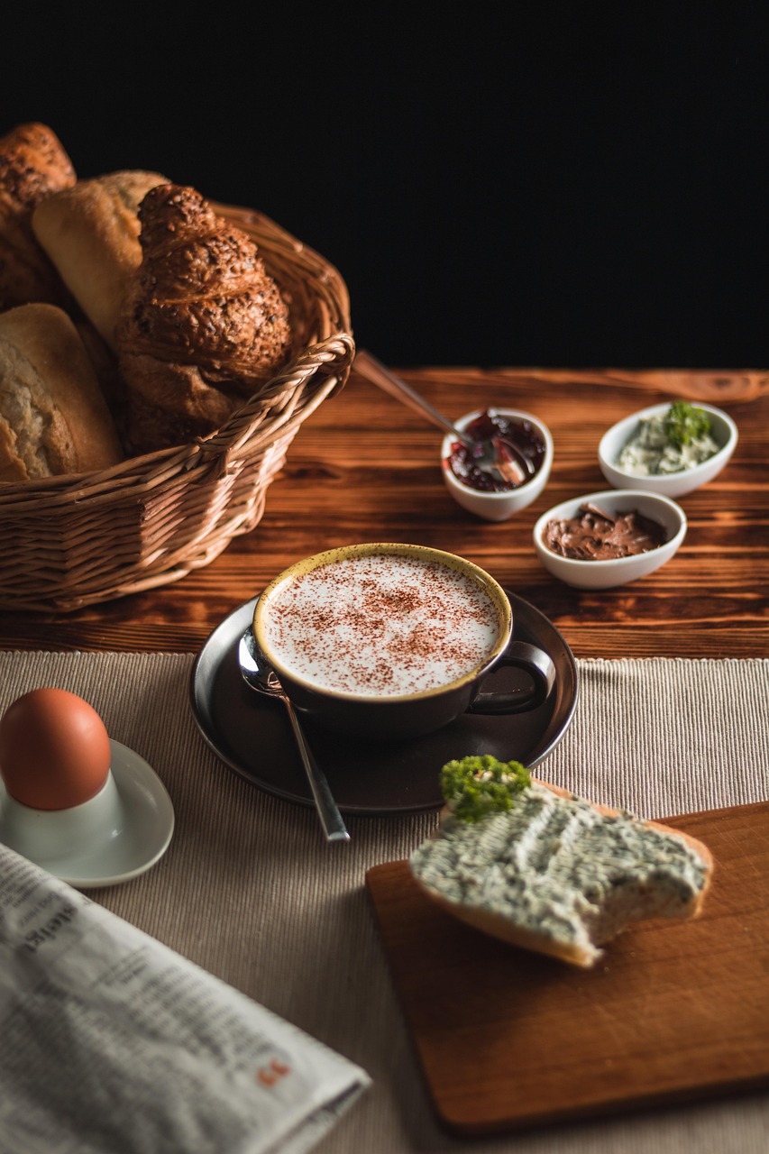 Cappuccino und Pâtisserie
